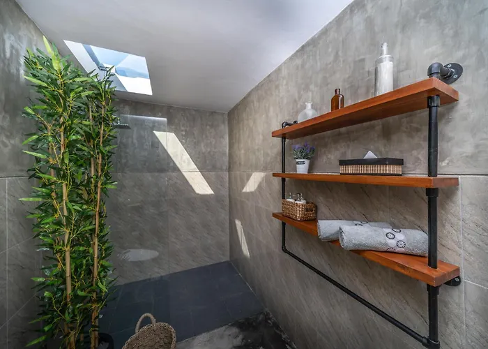 *villa Sari*closed Livingroom*near Beach*canggu* Villa